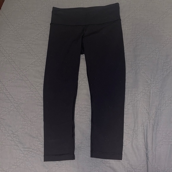 Cropped lululemon leggings!! - Picture 1 of 2